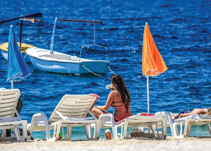 Апартаменти Okrug Gornji With Sea View 1 Трогір