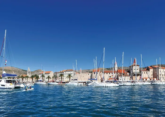 Апартаменти Okrug Gornji With Sea View 1 *