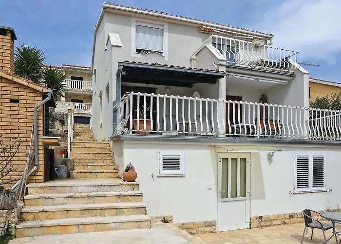 Апартаменти Okrug Gornji With Sea View 1