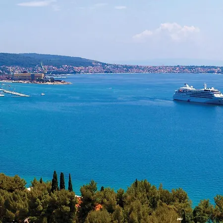 Apartment Okrug Gornji With Sea View 1 *